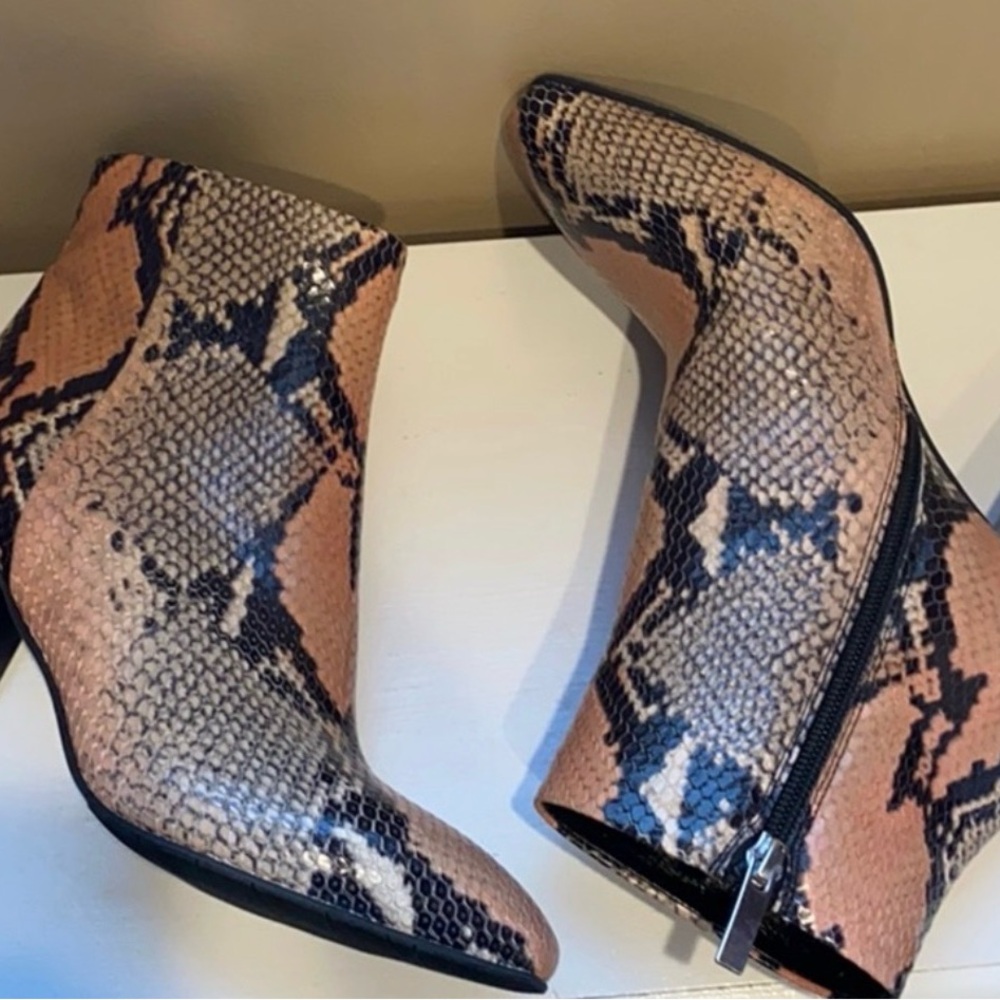 Aquatalia Pink & Black Snake-Print Ankle Booties